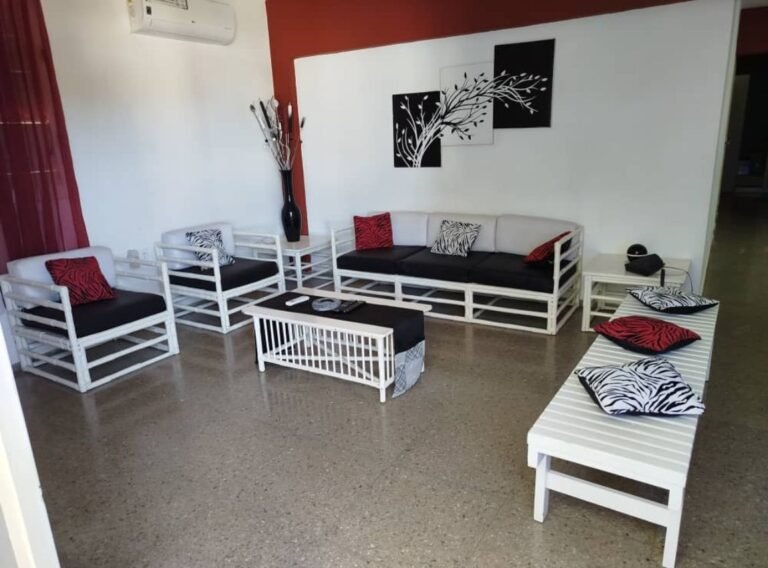 Calle 66 entre 7ma b y 9 na apartamento 726 segundo piso_1