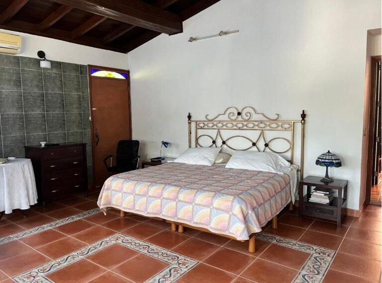 Casa de 4 habitaciones en Atabey_16