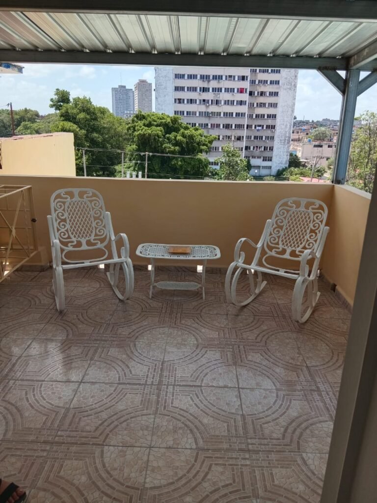 5dc0fcea-9db7-47d1-a806-4f8a9a2b50c5 - Eliane Rodriguez