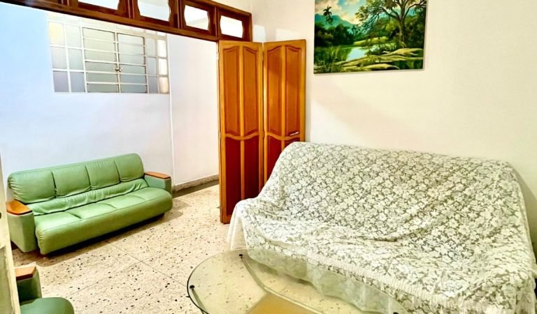 Apartamento Calle 25 #13 e_ Malecón y Hospital, Vedado_1