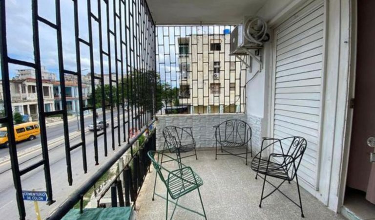 Apartamento de Línea y 12 Vedado_1