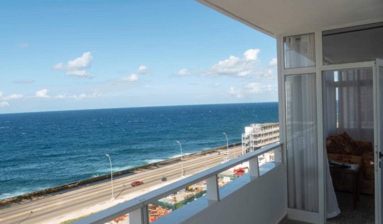 Apartamento en 1ra entre A y B Vedado_1