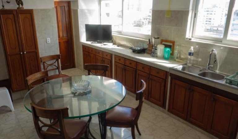 Apartamento en 1ra entre A y B Vedado_12