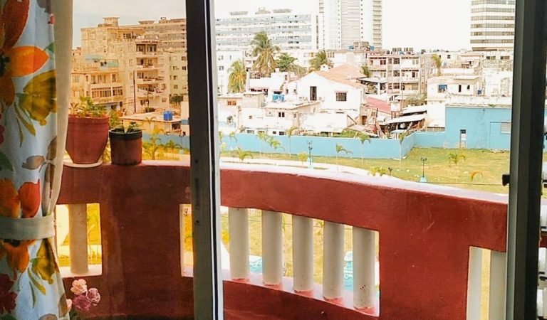 Apartamento en Calle Calzada entre Paseo y 2, Vedado_9