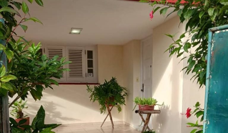 Calle 1ra C e_ 154 y 152. Reparto Náutico, Playa_1