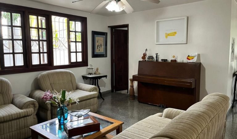 Casa de 4 habitaciones en Atabey_3