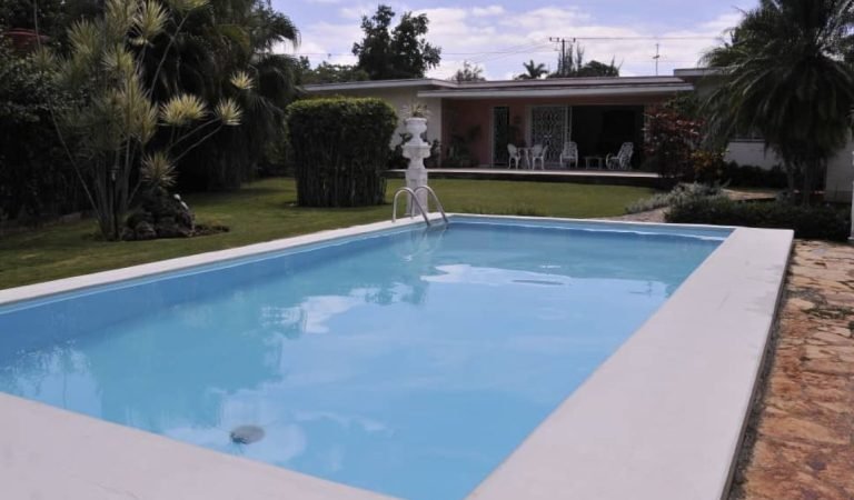 Casa en Siboney de 3 habitaciones y con piscina_1