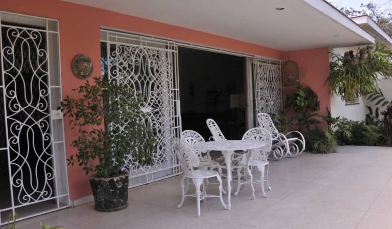 Casa en Siboney de 3 habitaciones y con piscina_4