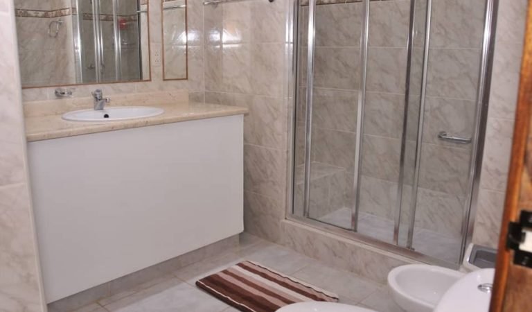 Casa en Siboney de 3 habitaciones y con piscina_8