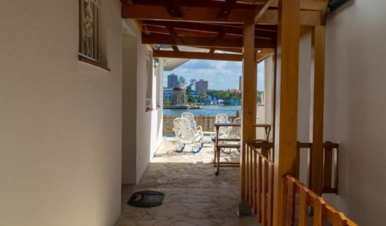 Cuarto estudio con vistas al río Almendares_5